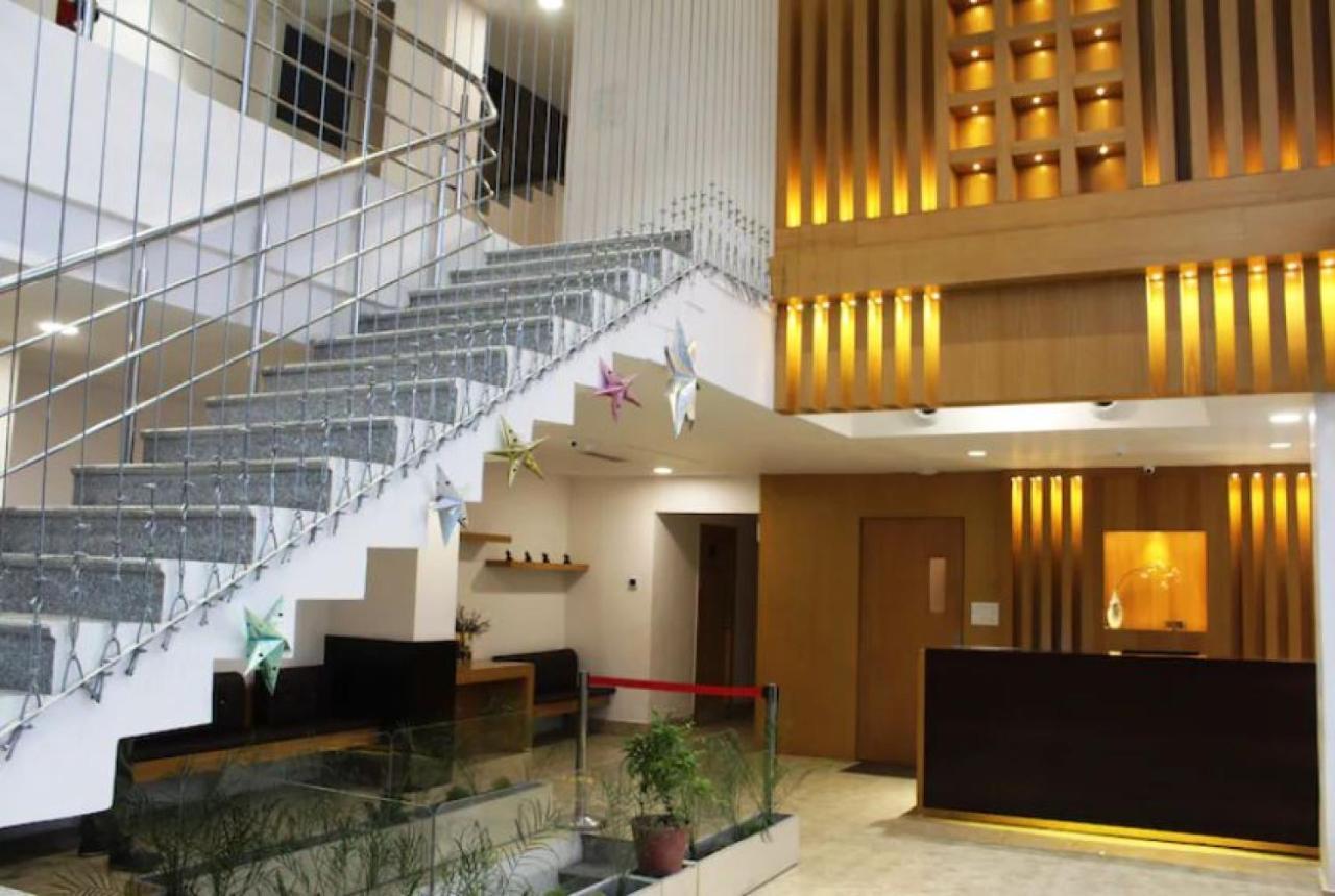 Hotel Mann Dechen And Palmo, Mg Marg, Gangtok Exterior foto
